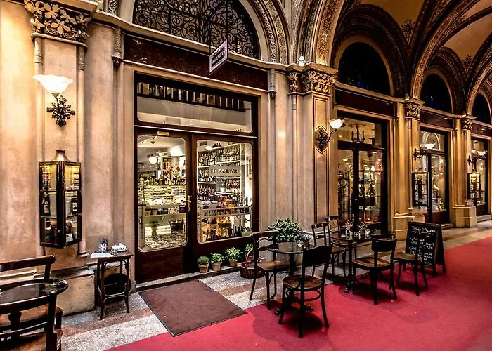 Hotel Roemischer Kaiser 4*