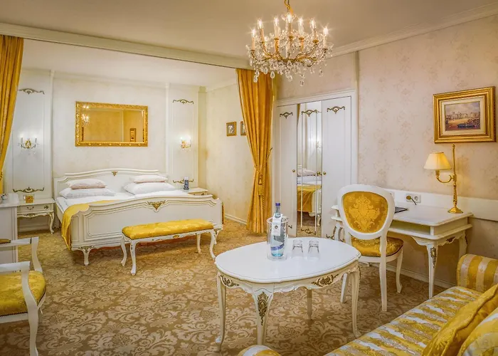 Roemischer Kaiser Hotel