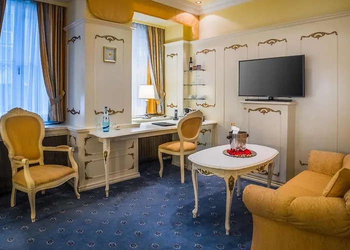 Roemischer Kaiser Hotel