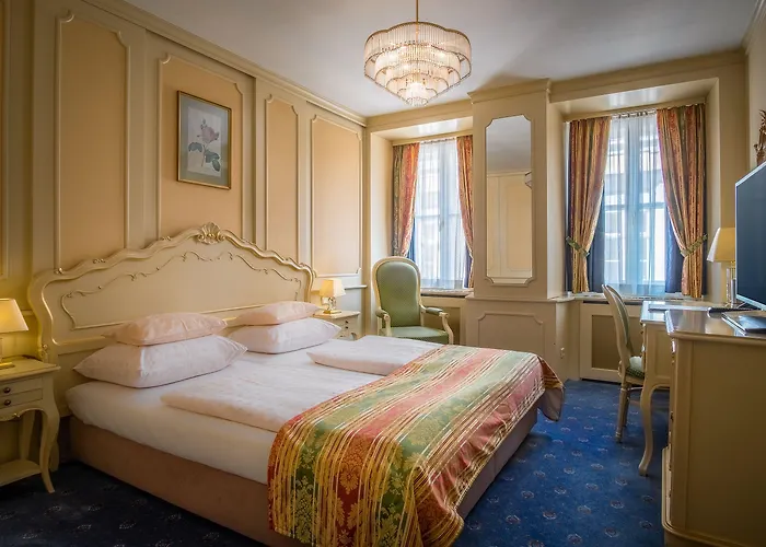 Roemischer Kaiser Hotel