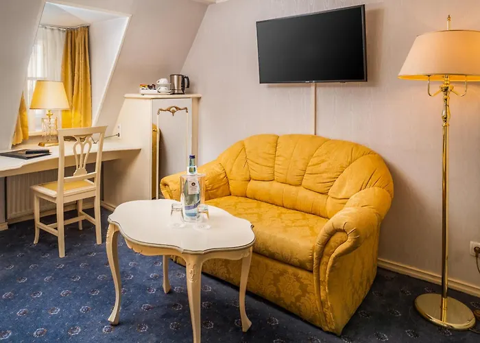Roemischer Kaiser Hotel