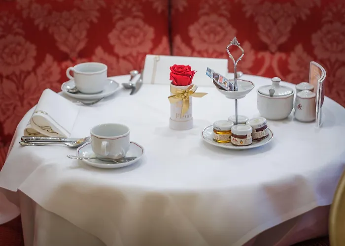 Roemischer Kaiser Hotel